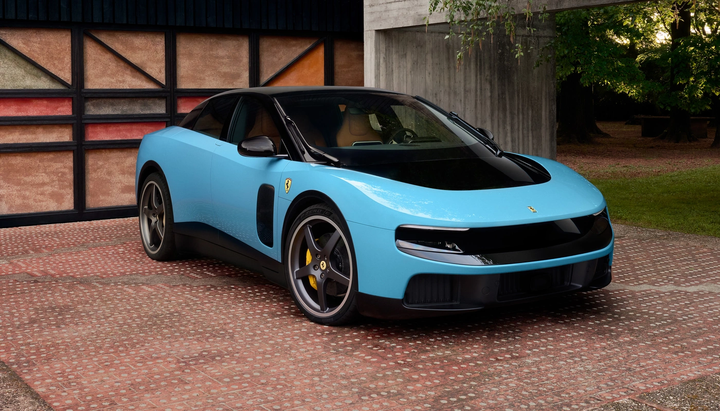 Ferrari Luce - Contexto Entorno Real Contexto Aparcado Exterior Frontal Derecha