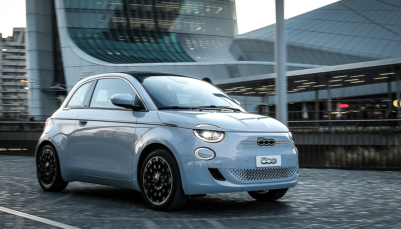 Fiat 500e - Contexto Entorno Real Contexto Aparcado Exterior Frontal Derecha