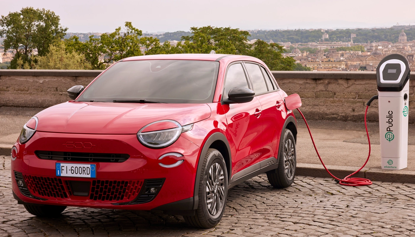 Fiat 600e - Carga Estacion