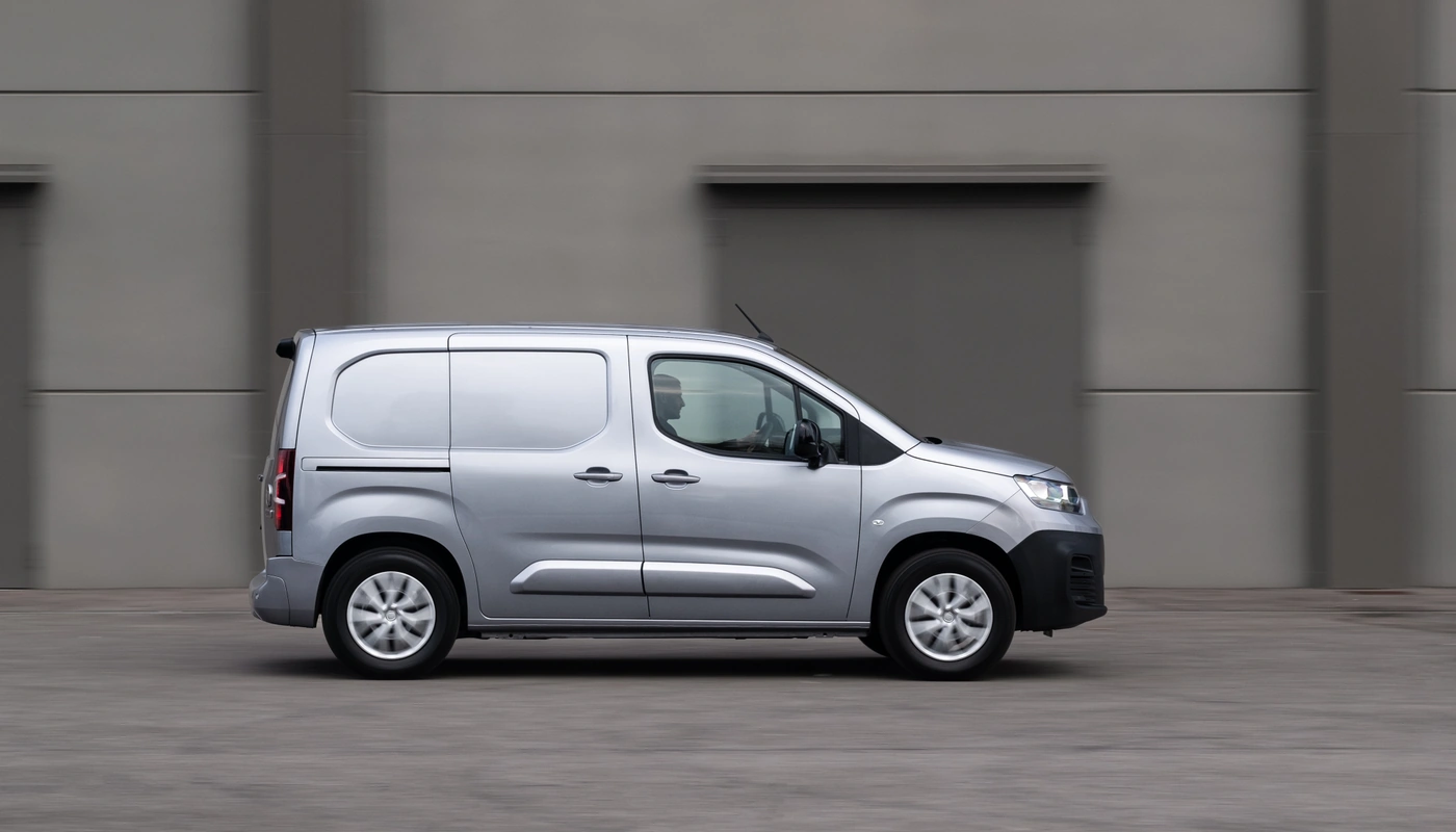 Fiat E Doblo - Contexto Entorno Real Contexto Aparcado Exterior Lateral Derecha