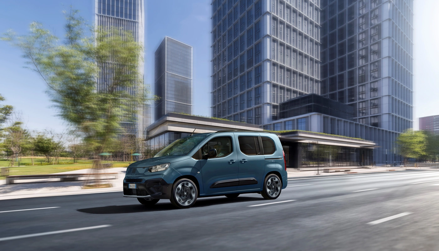 Fiat E Doblo - Contexto Entorno Real Contexto Conduciendo Exterior Lateral Izquierda