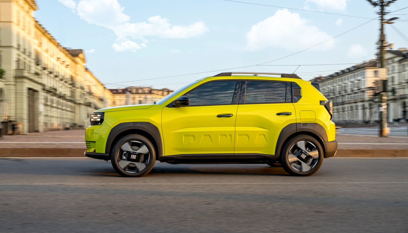 Fiat Grande Panda - Contexto Entorno Real Contexto Conduciendo Exterior Lateral Izquierda