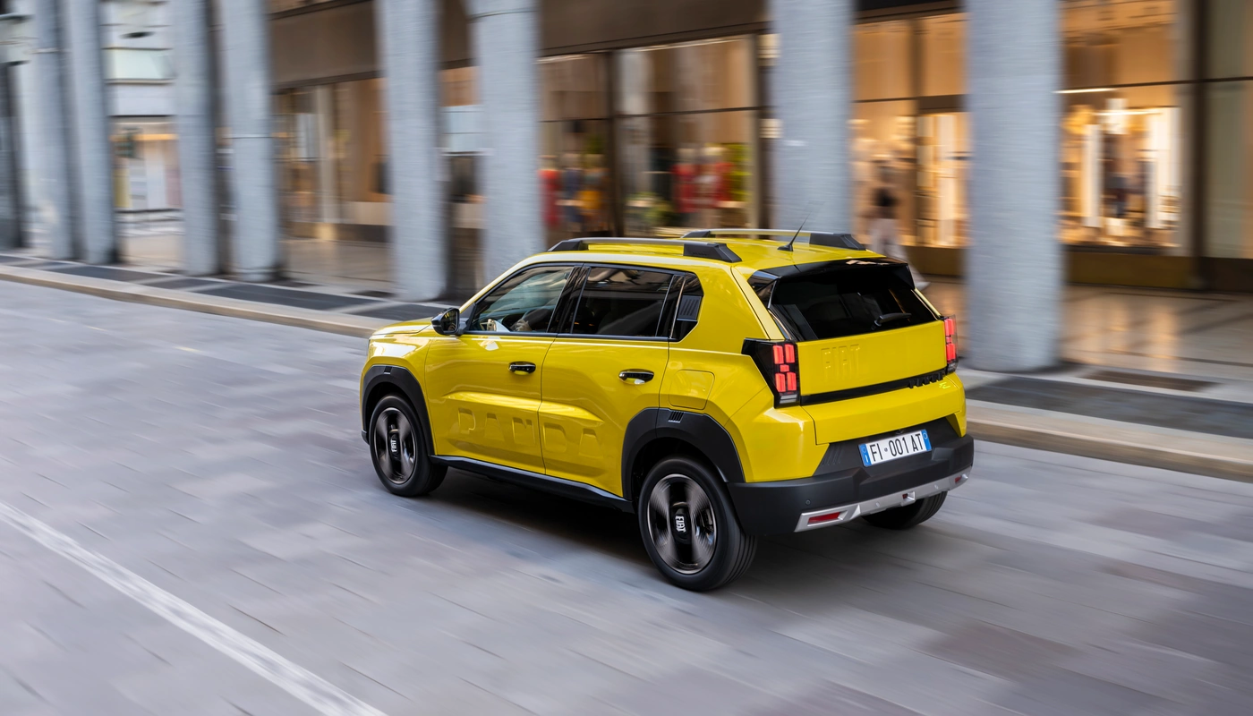 Fiat Grande Panda - Contexto Entorno Real Contexto Conduciendo Exterior Trasera Derecha