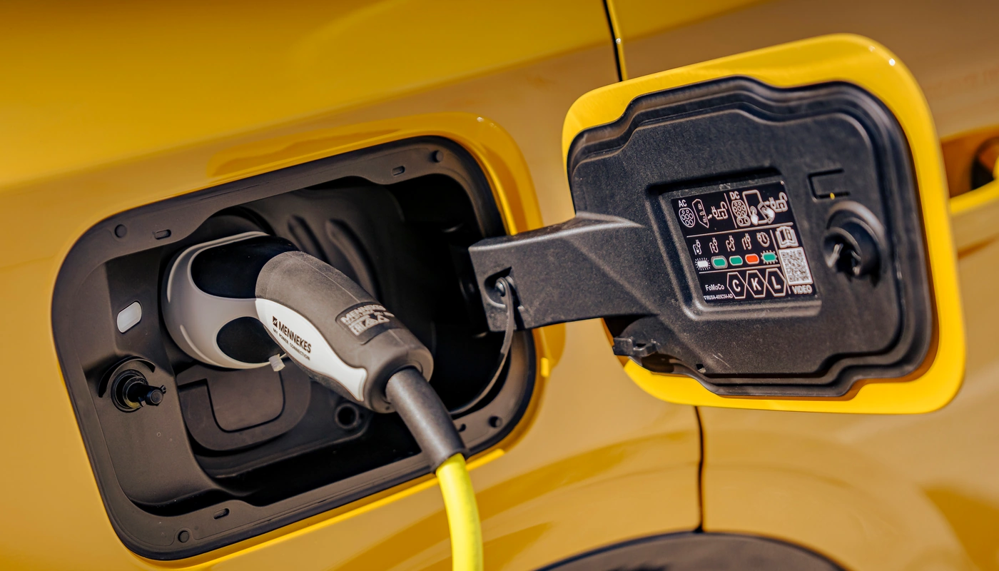 Ford Capri - Carga Puerto Y Cable