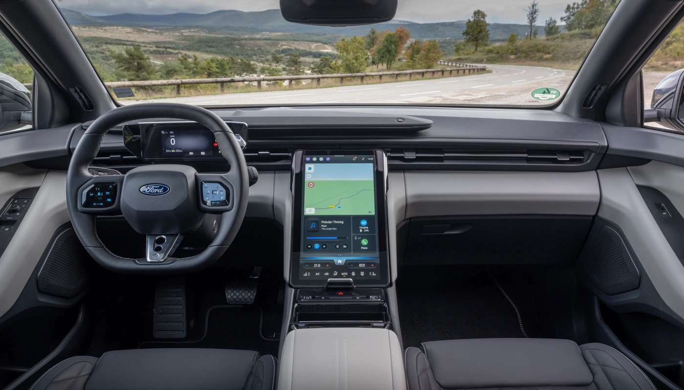 Ford Capri - Interior Salpicadero Interior Pantalla Central Interior Volante