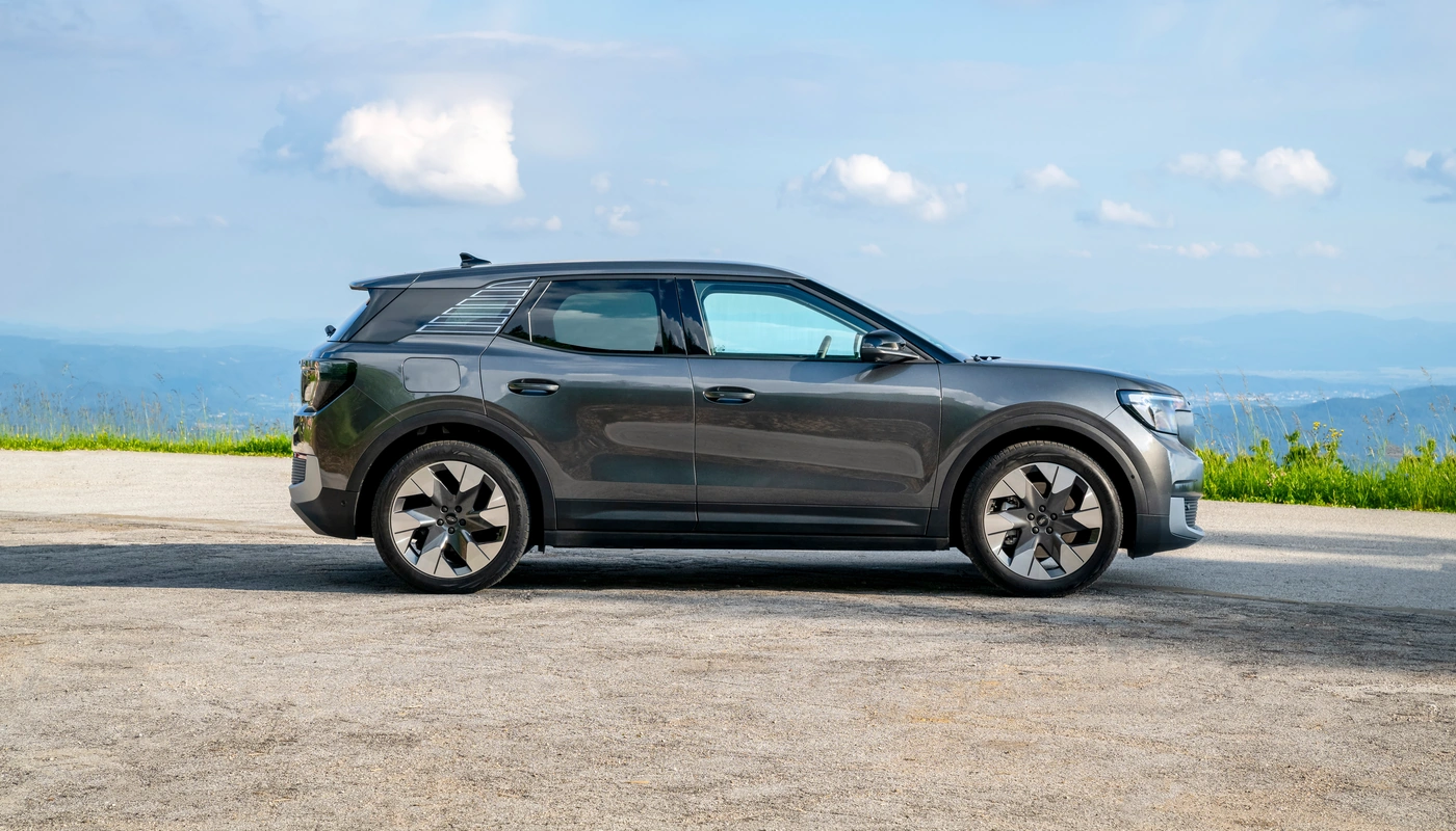 Ford Explorer - Contexto Entorno Real Contexto Aparcado Exterior Lateral Derecha