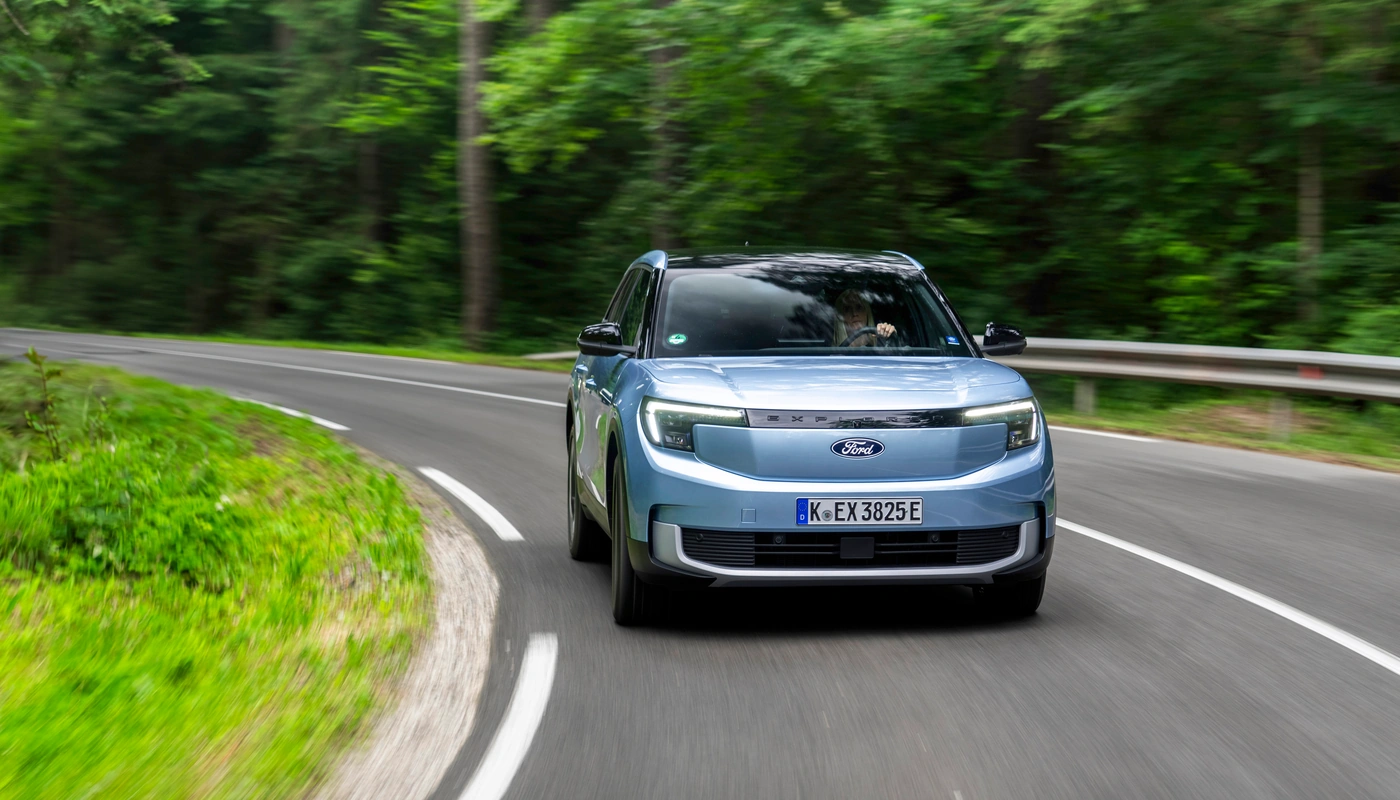 Ford Explorer - Contexto Entorno Real Contexto Conduciendo Exterior Frontal