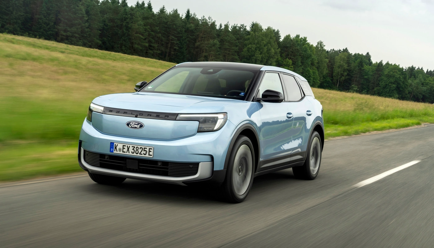 Ford Explorer - Contexto Entorno Real Contexto Conduciendo Exterior Frontal Izquierda