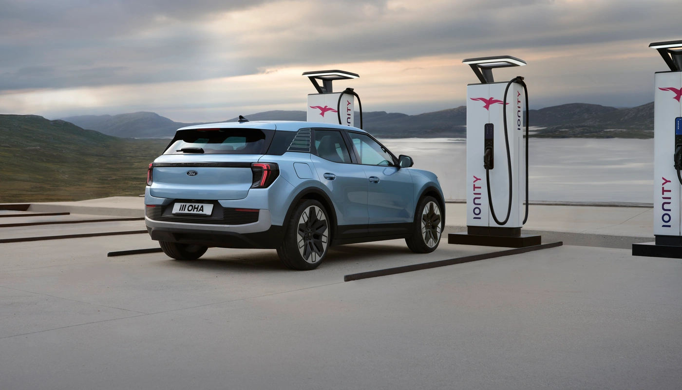 Ford Explorer - Exterior Trasera Izquierda Carga Estacion