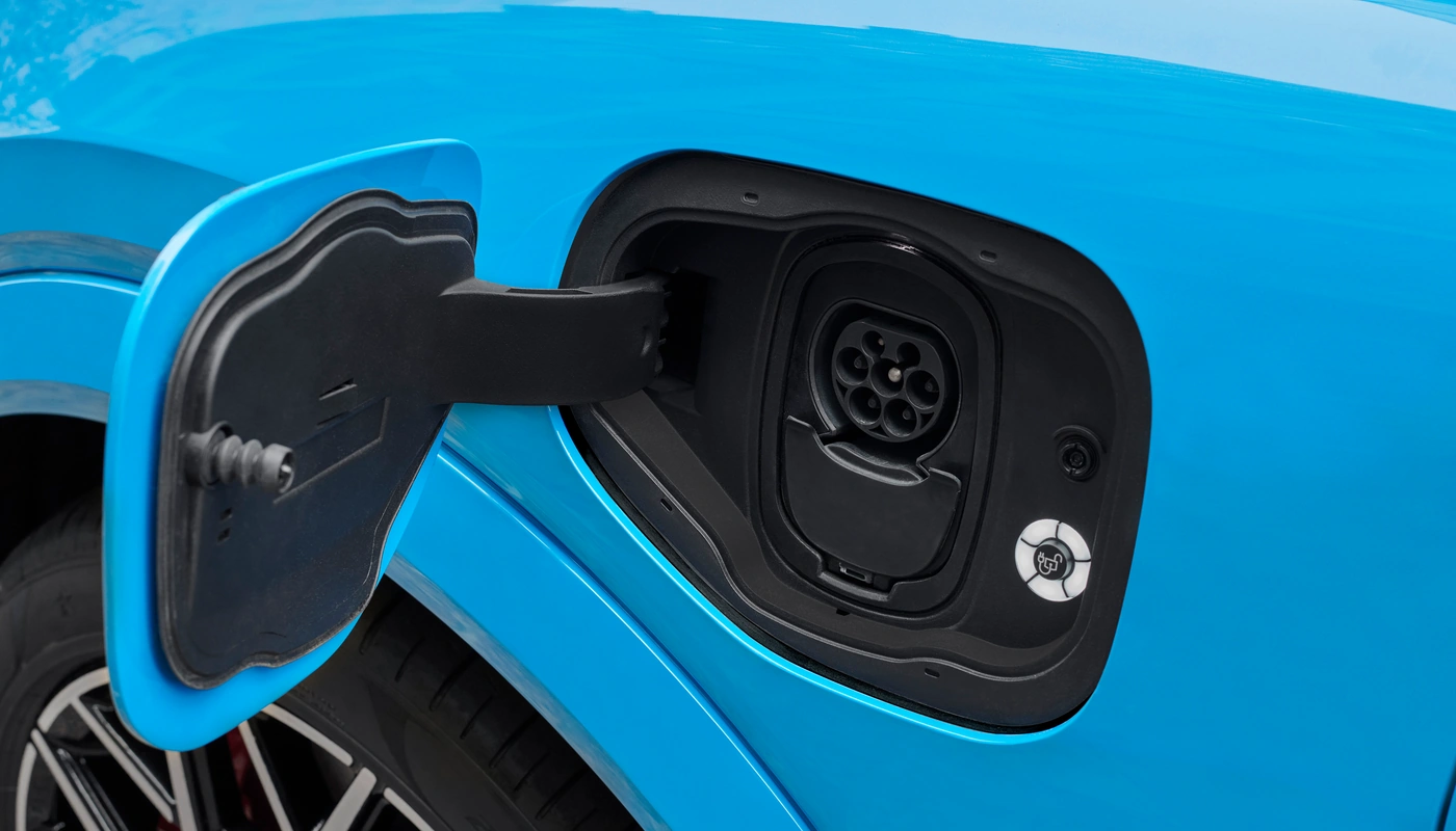 Ford Mustang Mach E - Carga Puerto Abierto