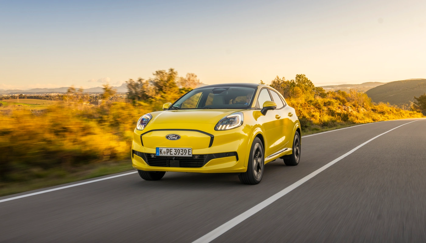 Ford Puma Gen E - Contexto Entorno Real Contexto Conduciendo Exterior Frontal Izquierda