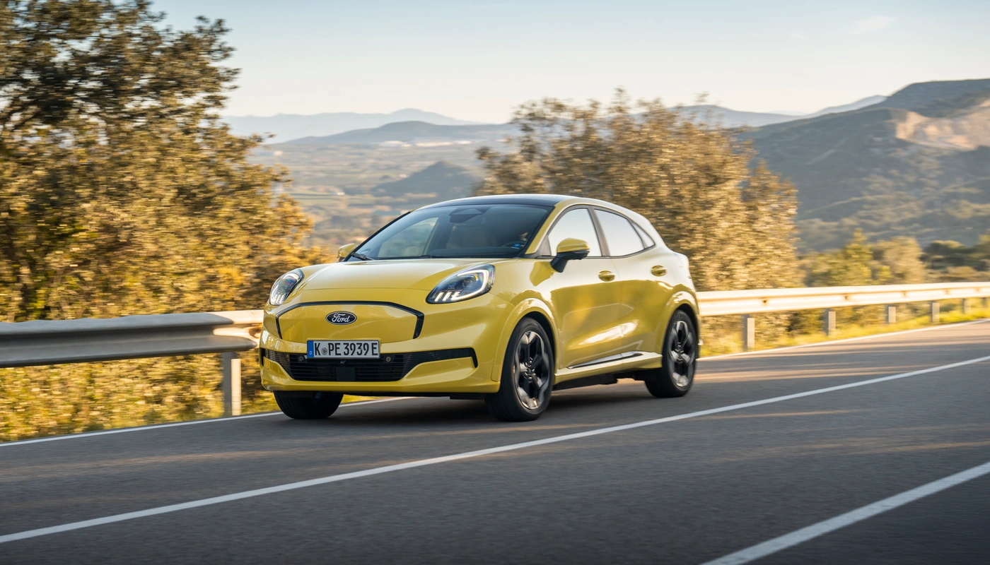 Ford Puma Gen E - Contexto Entorno Real Contexto Conduciendo Exterior Frontal Izquierda