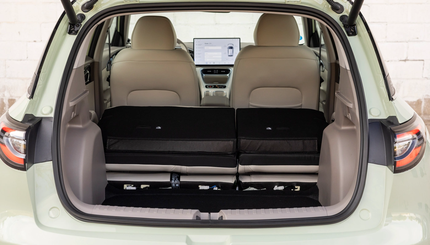 Geely E2 - Almacenamiento Maletero
