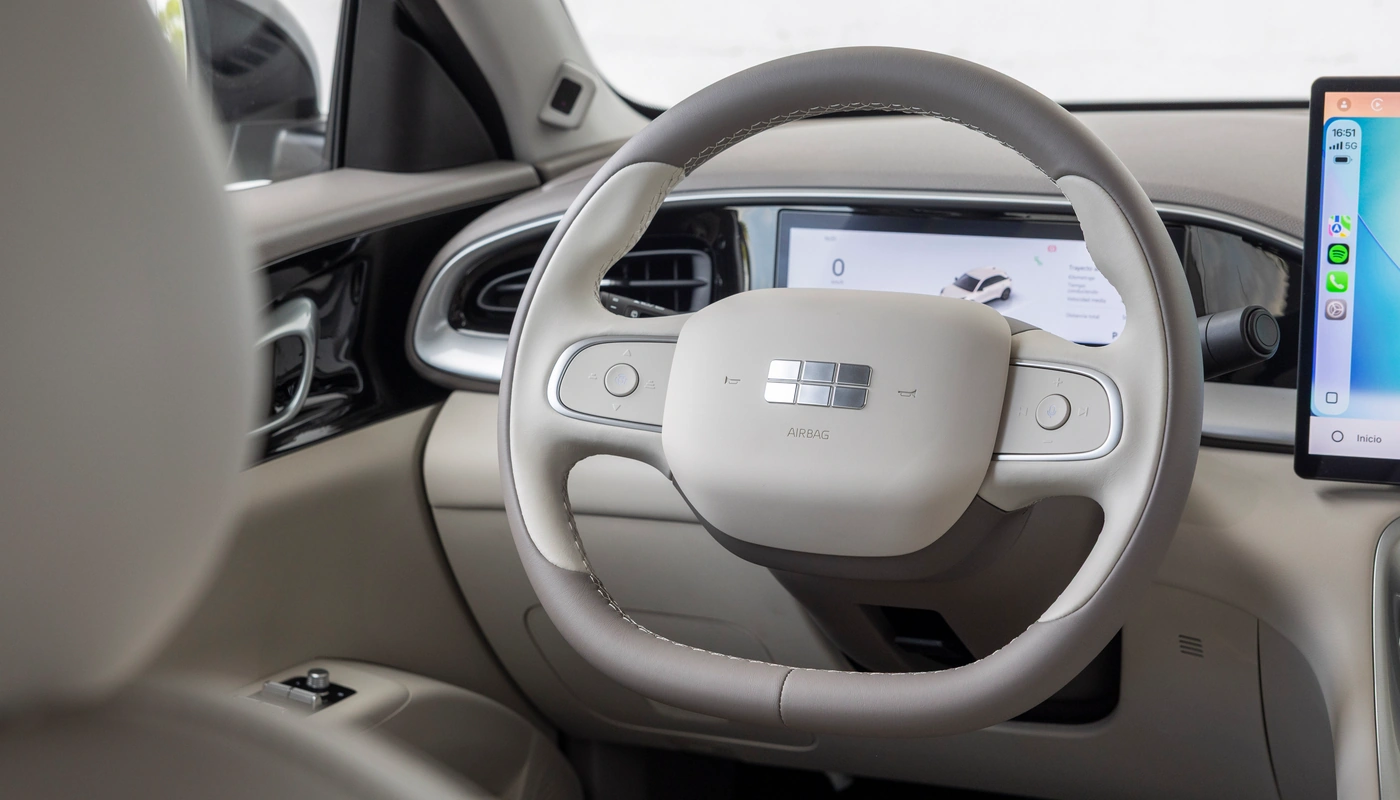 Geely E2 - Interior Salpicadero Interior Volante