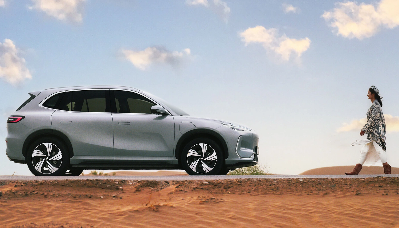 Geely E5 - Contexto Entorno Real Contexto Aparcado Exterior Lateral Derecha