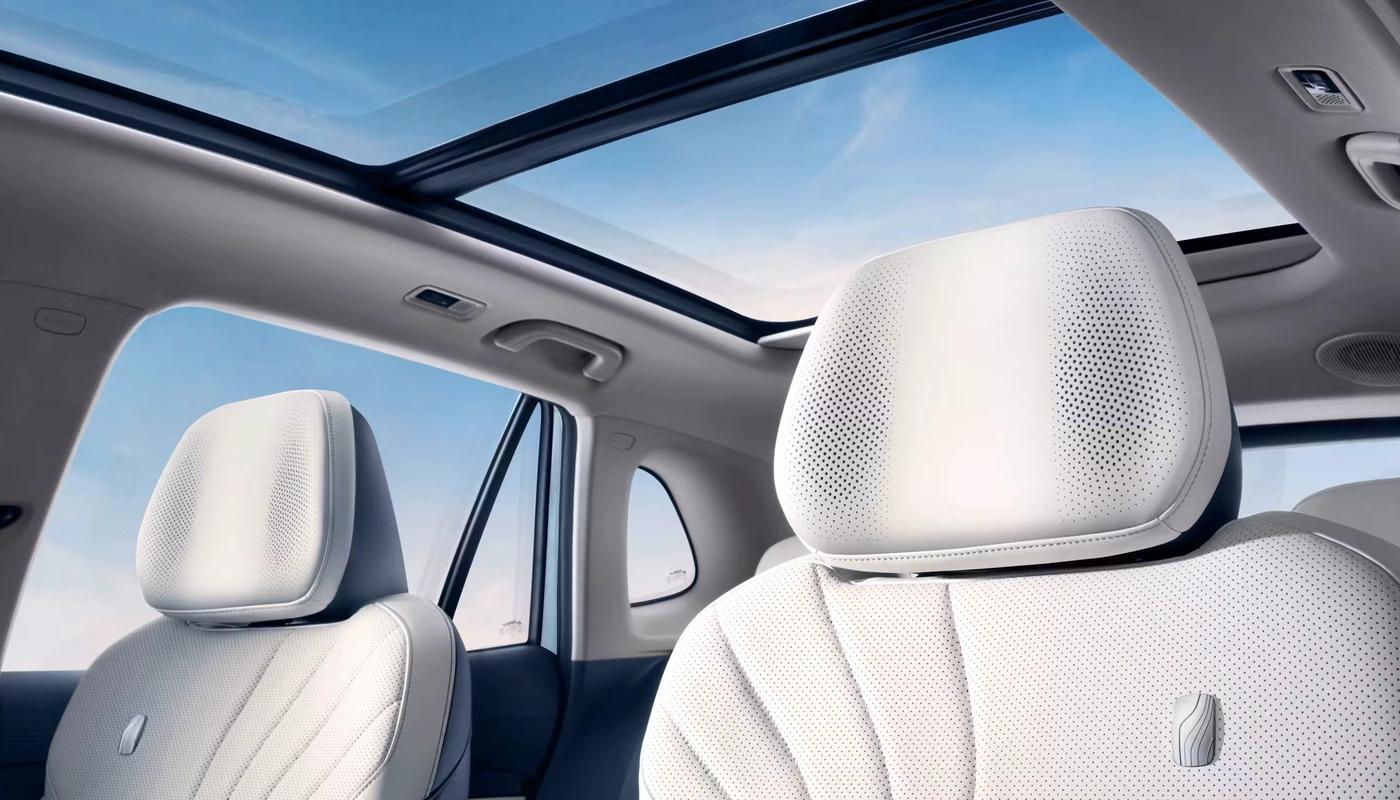 Geely E5 - Interior Asientos Delanteros