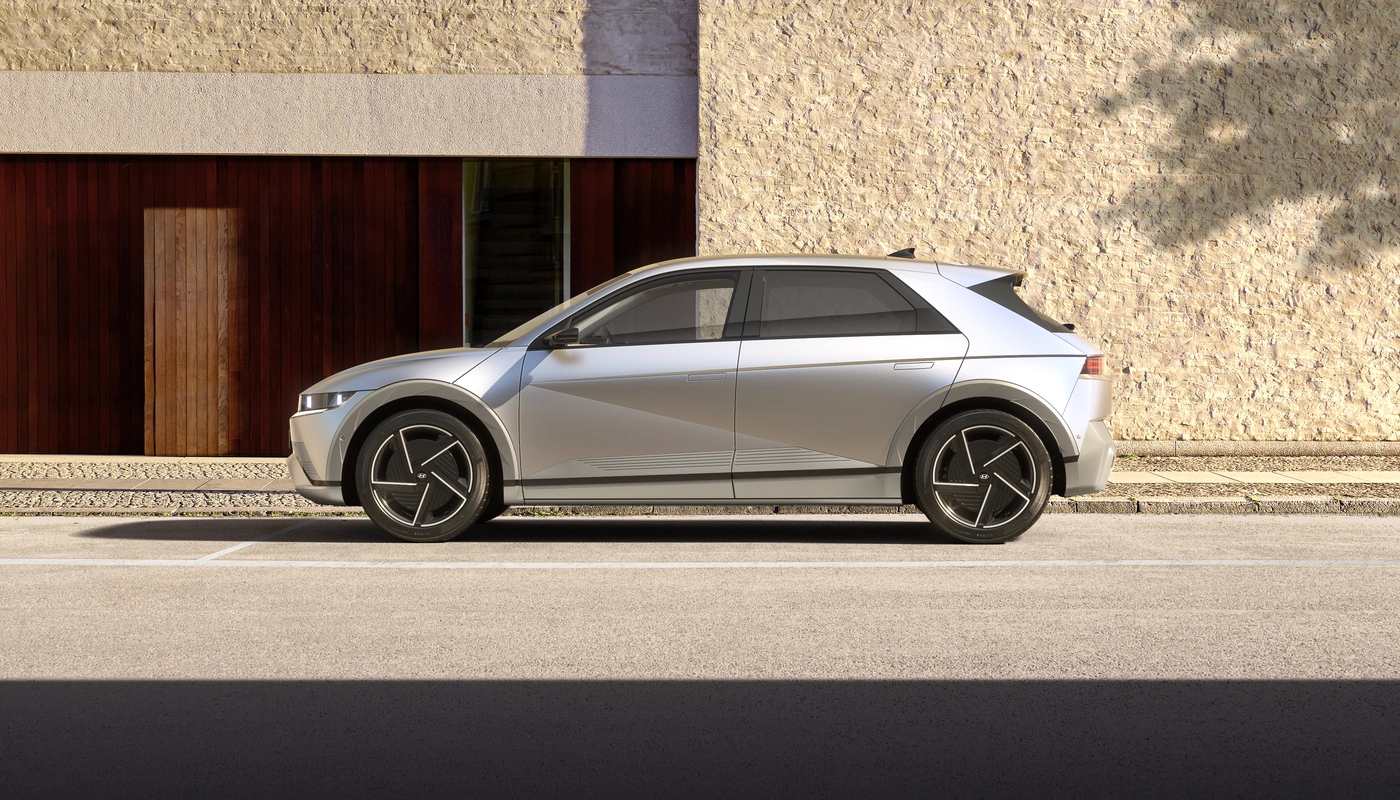 Hyundai Ioniq 5 - Contexto Entorno Real Contexto Aparcado Exterior Lateral Izquierda