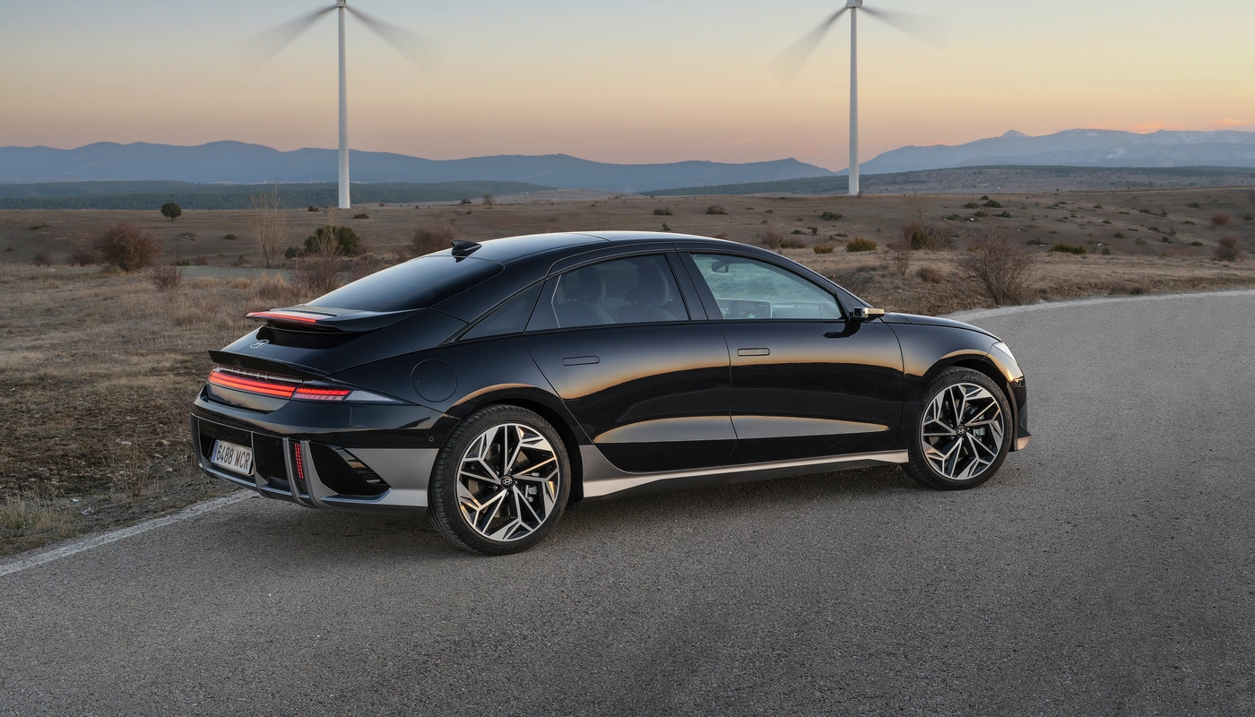 Hyundai Ioniq 6 - Contexto Entorno Real Contexto Aparcado Exterior Lateral Derecha