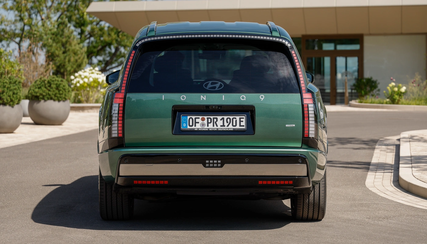 Hyundai Ioniq 9 - Contexto Entorno Real Contexto Aparcado Exterior Trasera