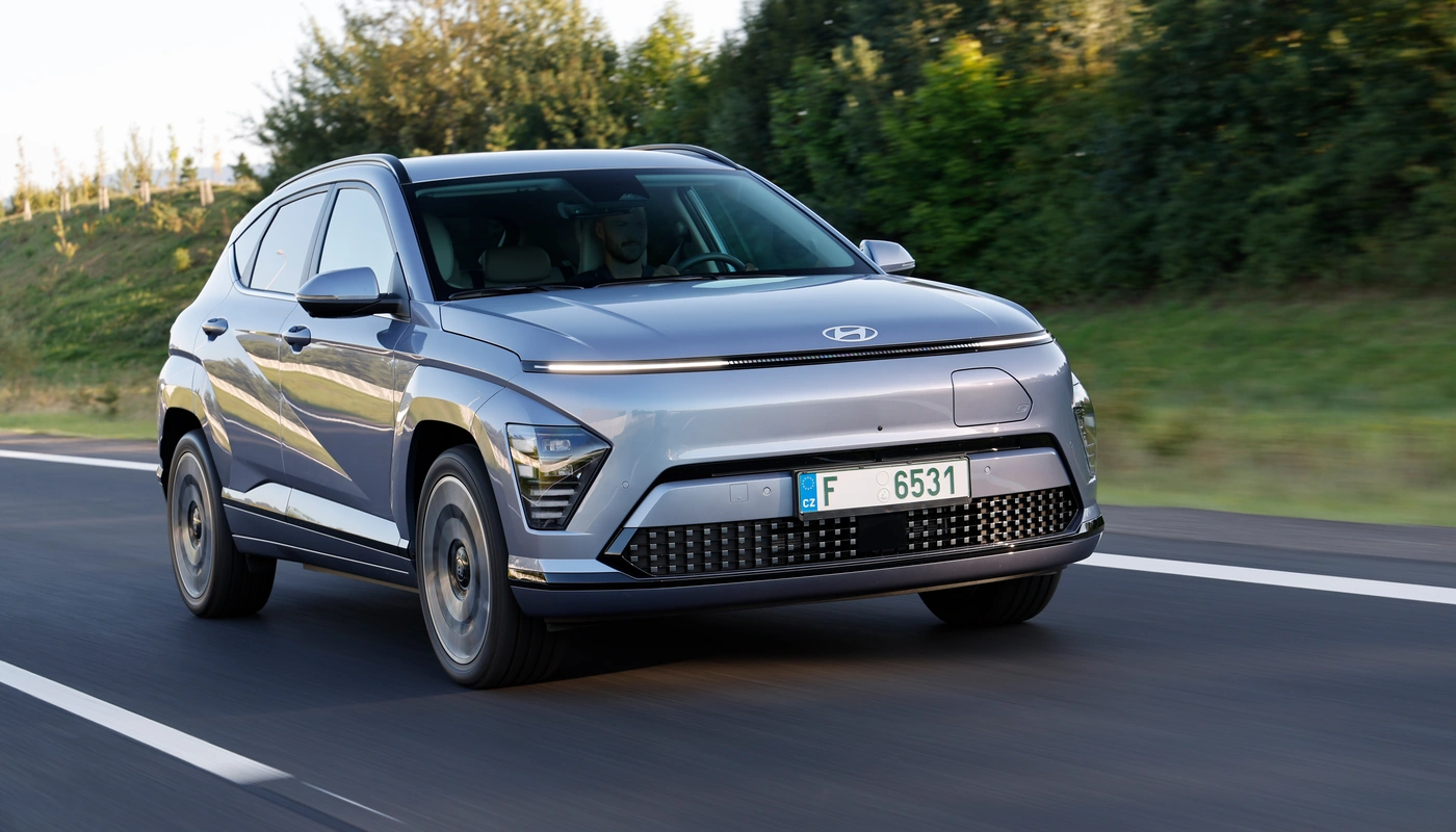 Hyundai Kona Ii - Contexto Entorno Real Contexto Conduciendo Exterior Frontal Derecha