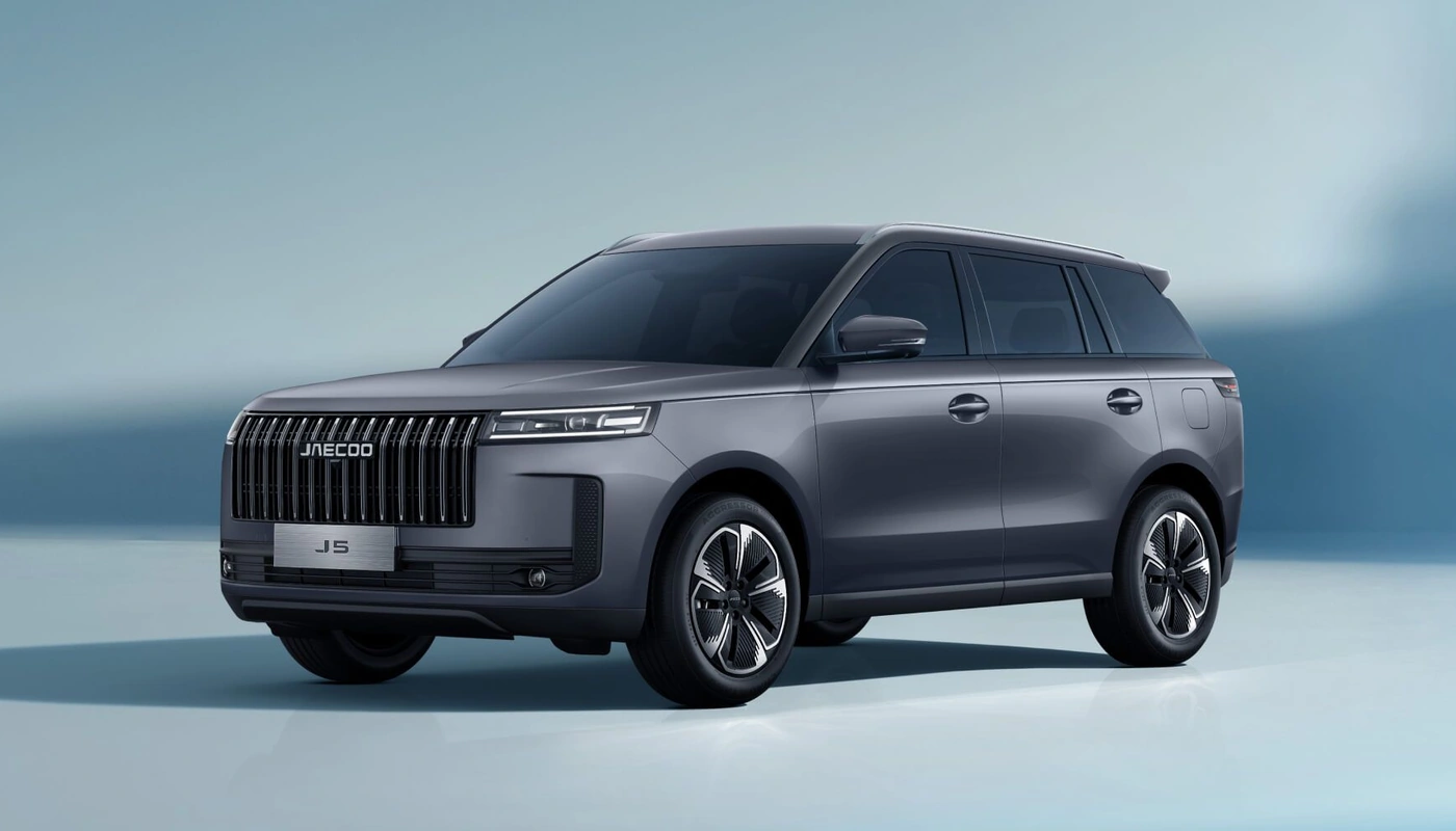 Jaecoo 5 Ev - Contexto Estudio Contexto Aparcado Exterior Frontal Izquierda