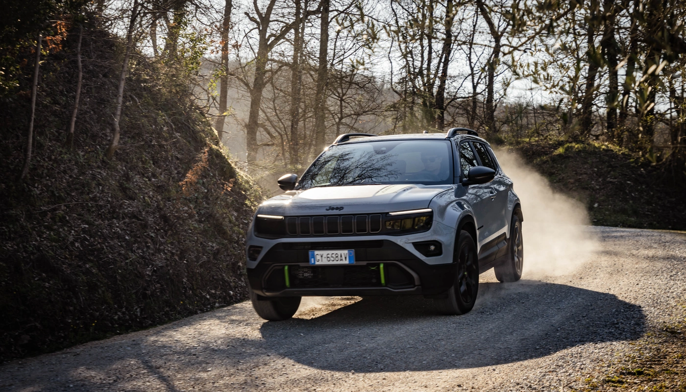 Jeep Avenger - Contexto Entorno Real Contexto Conduciendo Exterior Frontal Izquierda