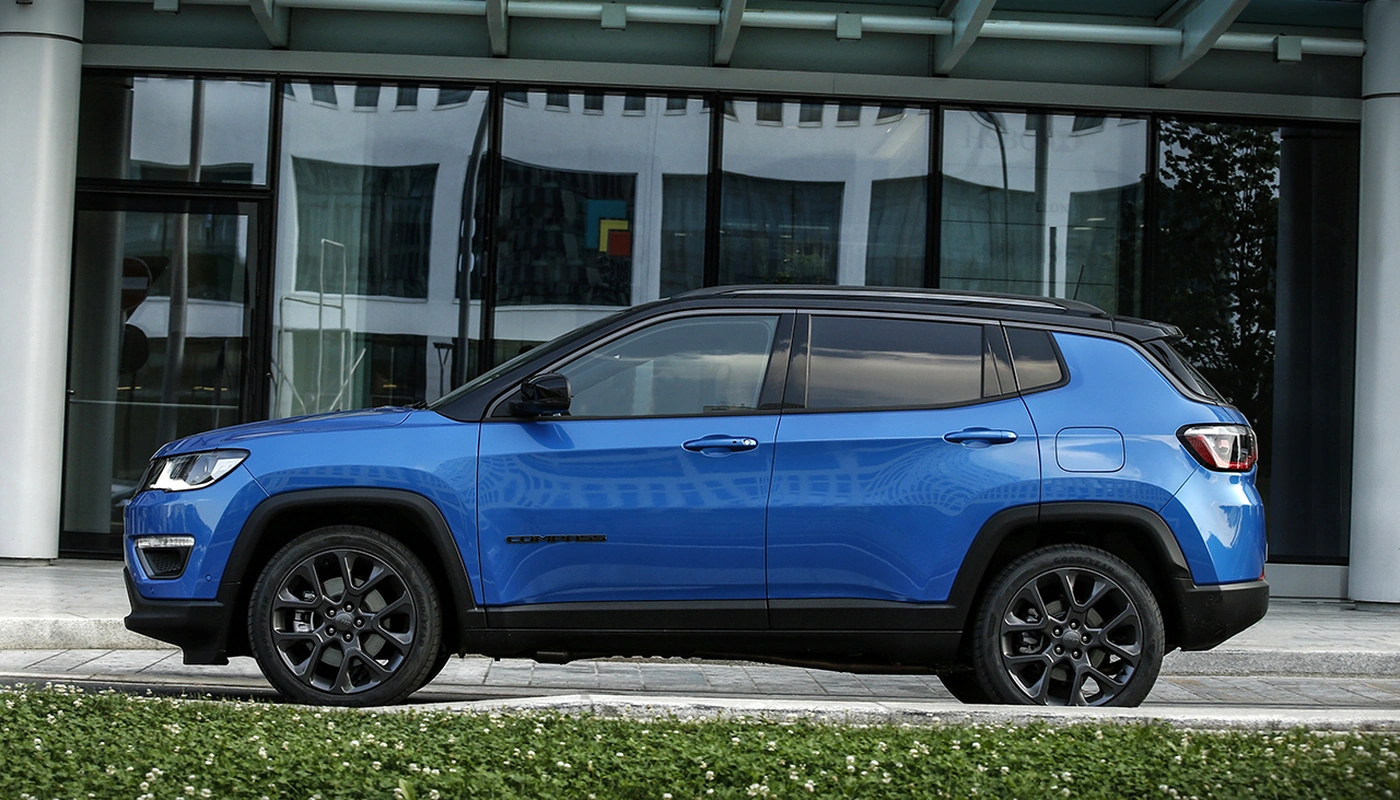 Jeep Compass - Contexto Entorno Real Contexto Aparcado Exterior Lateral Izquierda