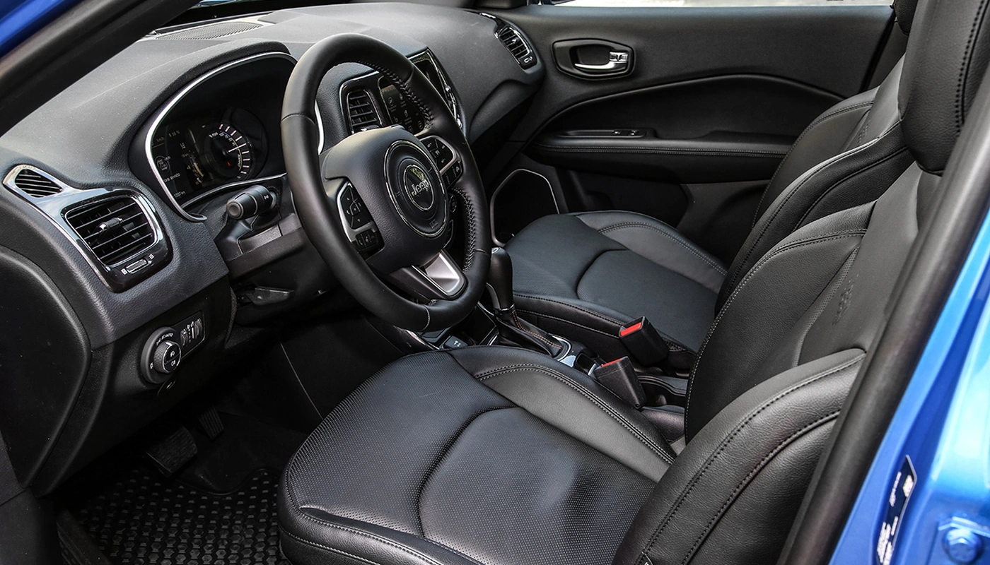 Jeep Compass - Interior Asientos Delanteros