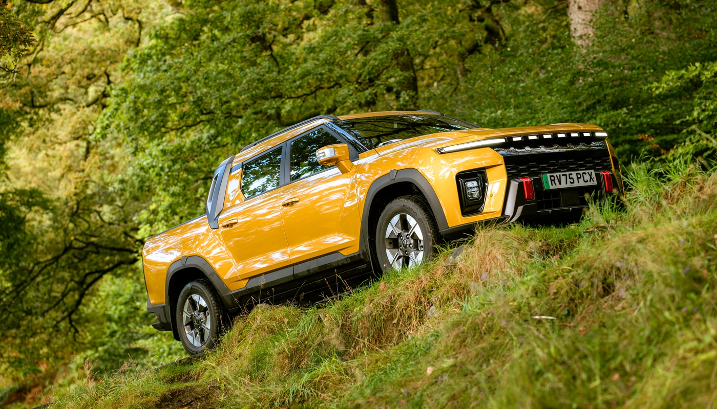 Kgm Musso Evx - Contexto Entorno Real Contexto Conduciendo Exterior Lateral Derecha