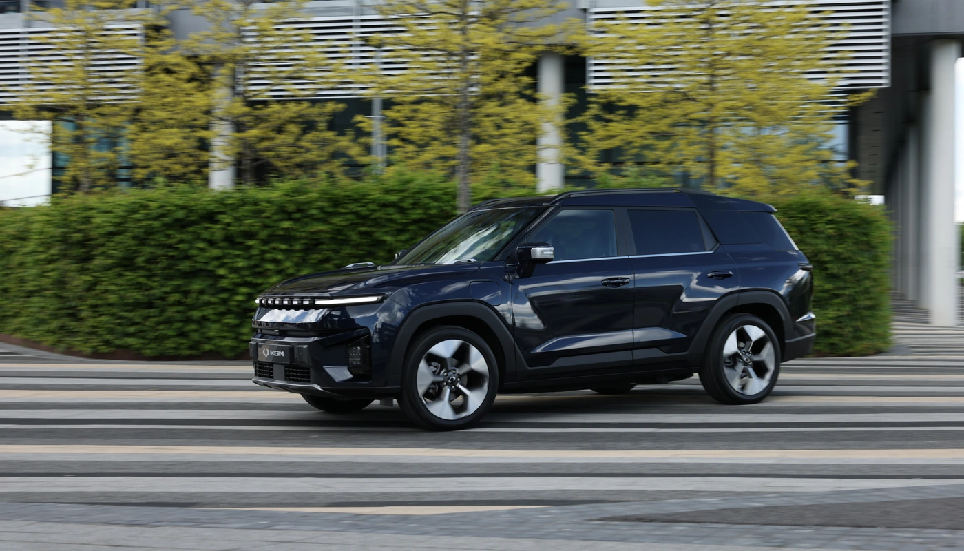 Kgm Torres Evx - Contexto Entorno Real Contexto Conduciendo Exterior Lateral Izquierda