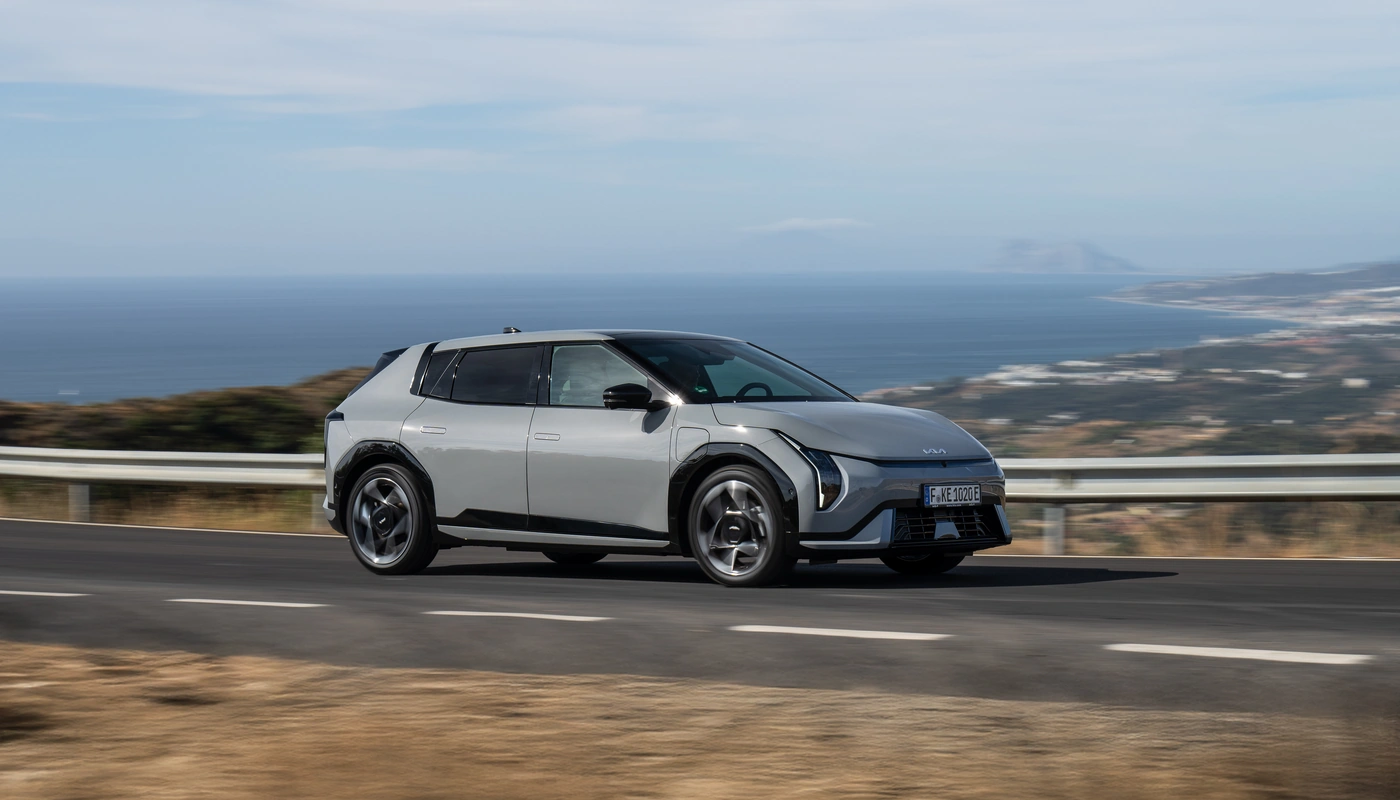 Kia Ev4 - Contexto Entorno Real Contexto Conduciendo Exterior Lateral Derecha