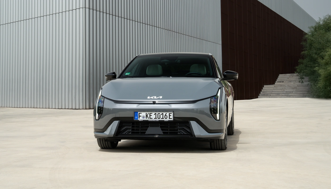 Kia Ev4 Fastback - Contexto Entorno Real Contexto Aparcado Exterior Frontal