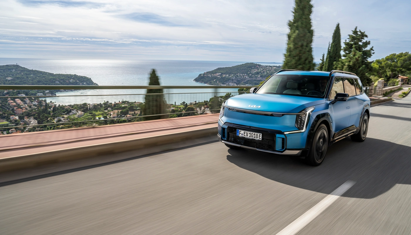 Kia Ev9 - Contexto Entorno Real Contexto Conduciendo Exterior Frontal Izquierda