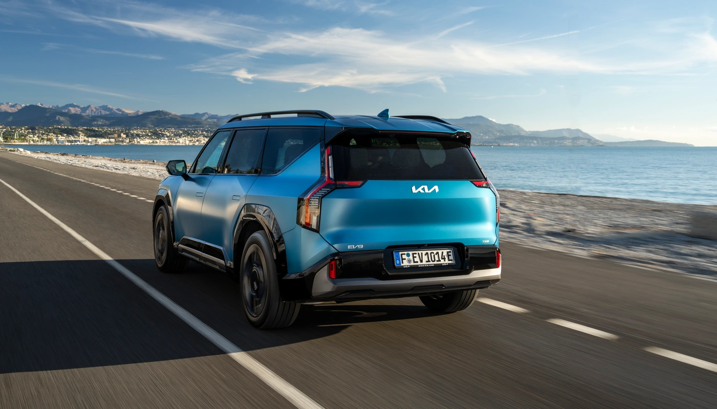 Kia Ev9 - Contexto Entorno Real Contexto Conduciendo Exterior Trasera Derecha