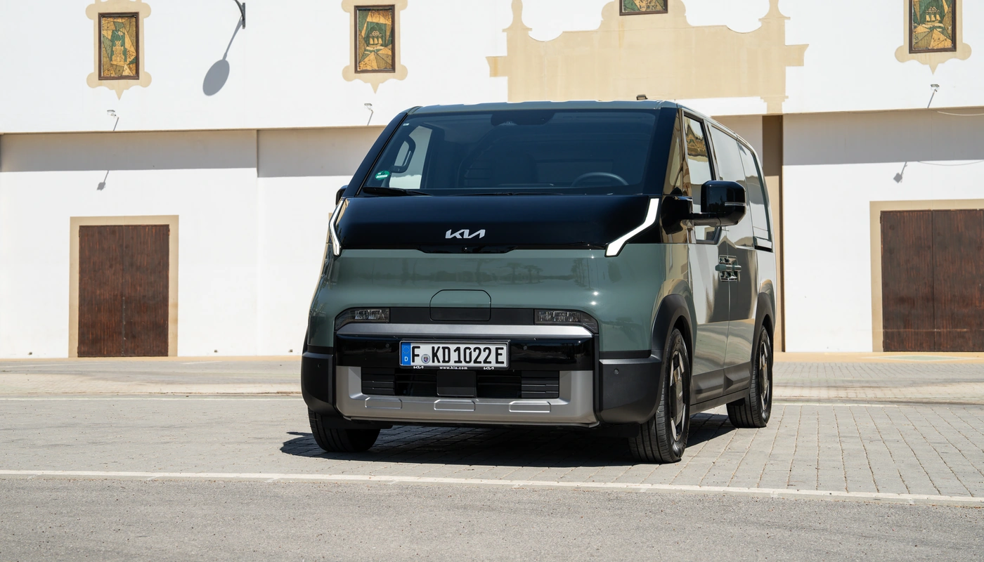 Kia Pv5 Cargo - Contexto Entorno Real Contexto Aparcado Exterior Frontal