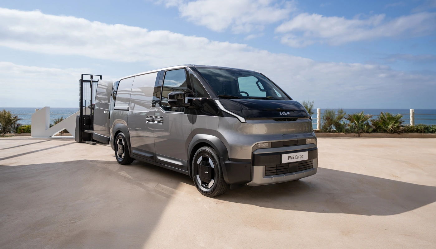 Kia Pv5 Cargo - Contexto Entorno Real Contexto Aparcado Exterior Frontal Derecha