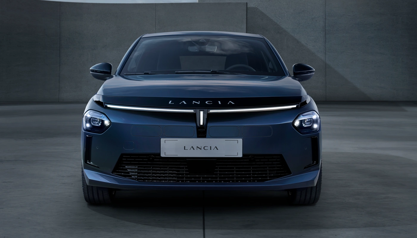 Lancia Ypsilon - Contexto Aparcado Exterior Frontal