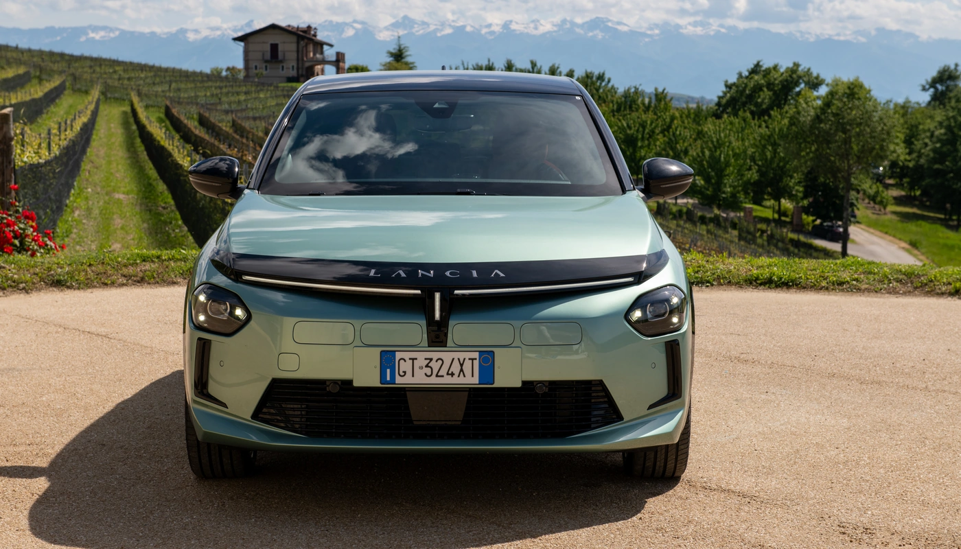 Lancia Ypsilon - Contexto Entorno Real Contexto Aparcado Exterior Frontal