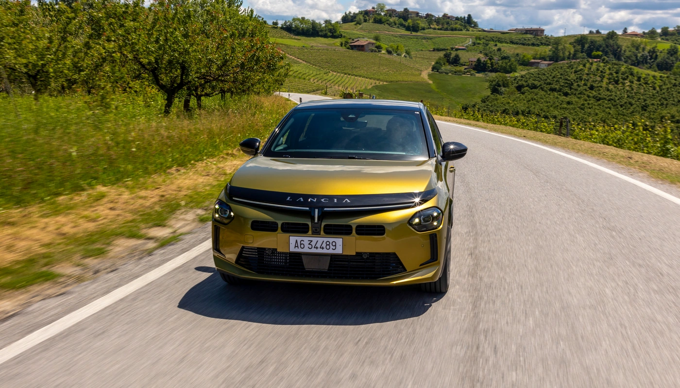 Lancia Ypsilon - Contexto Entorno Real Contexto Conduciendo Exterior Frontal