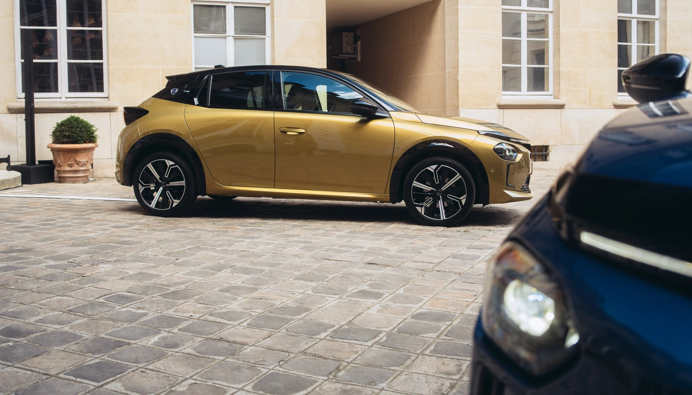 Lancia Ypsilon Lx - Contexto Entorno Real Contexto Aparcado Exterior Lateral Derecha