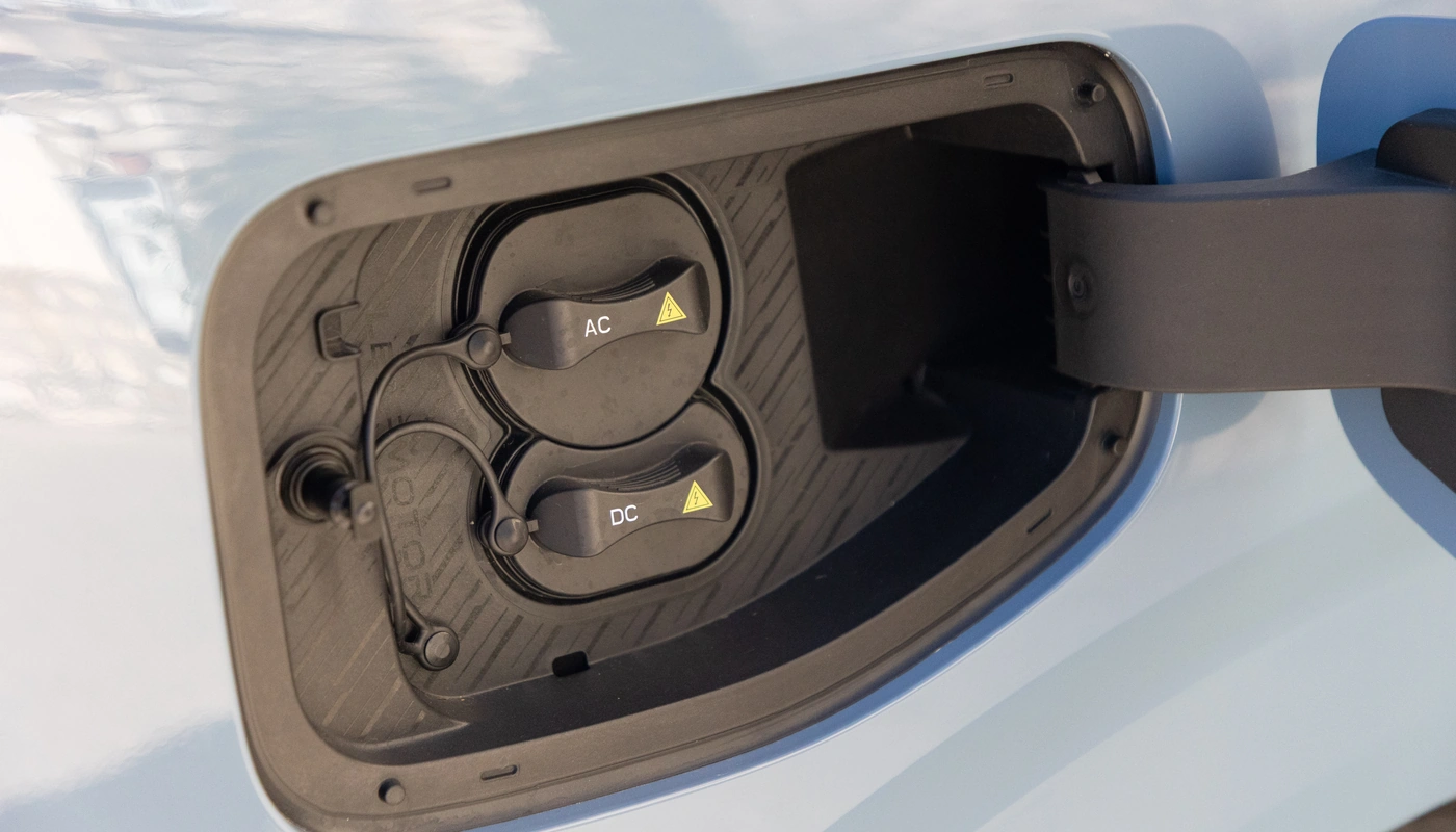 Leapmotor B10 - Carga Puerto Abierto