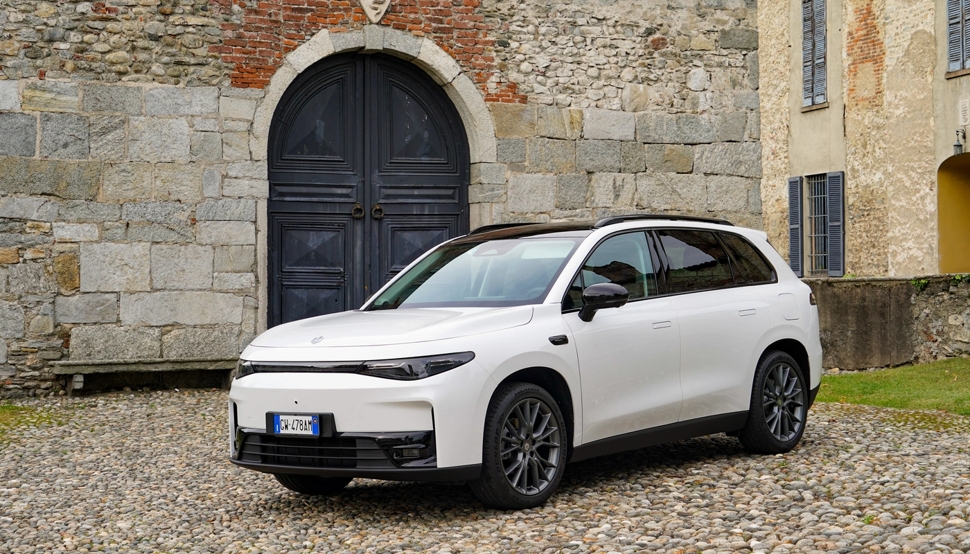 Leapmotor C10 - Contexto Entorno Real Contexto Aparcado Exterior Frontal Izquierda