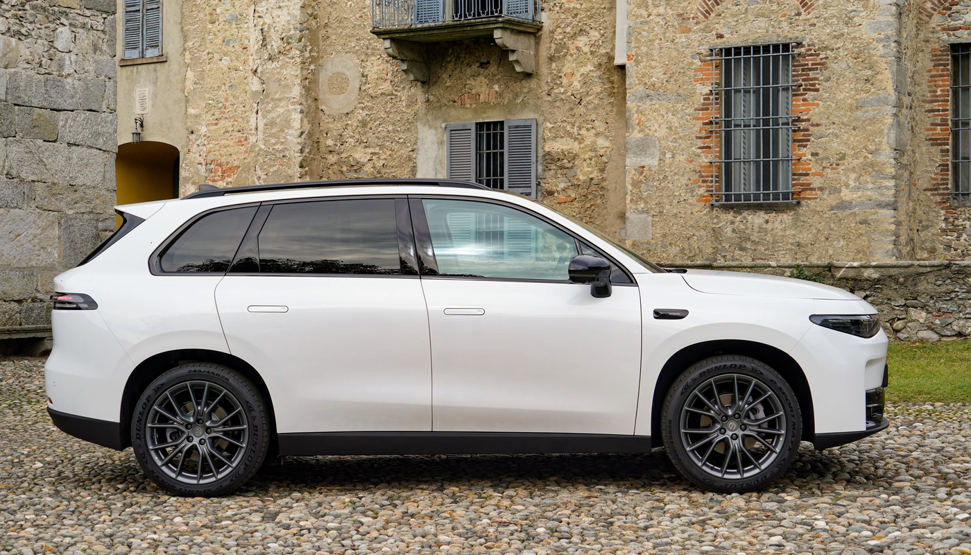 Leapmotor C10 - Contexto Entorno Real Contexto Aparcado Exterior Lateral Derecha