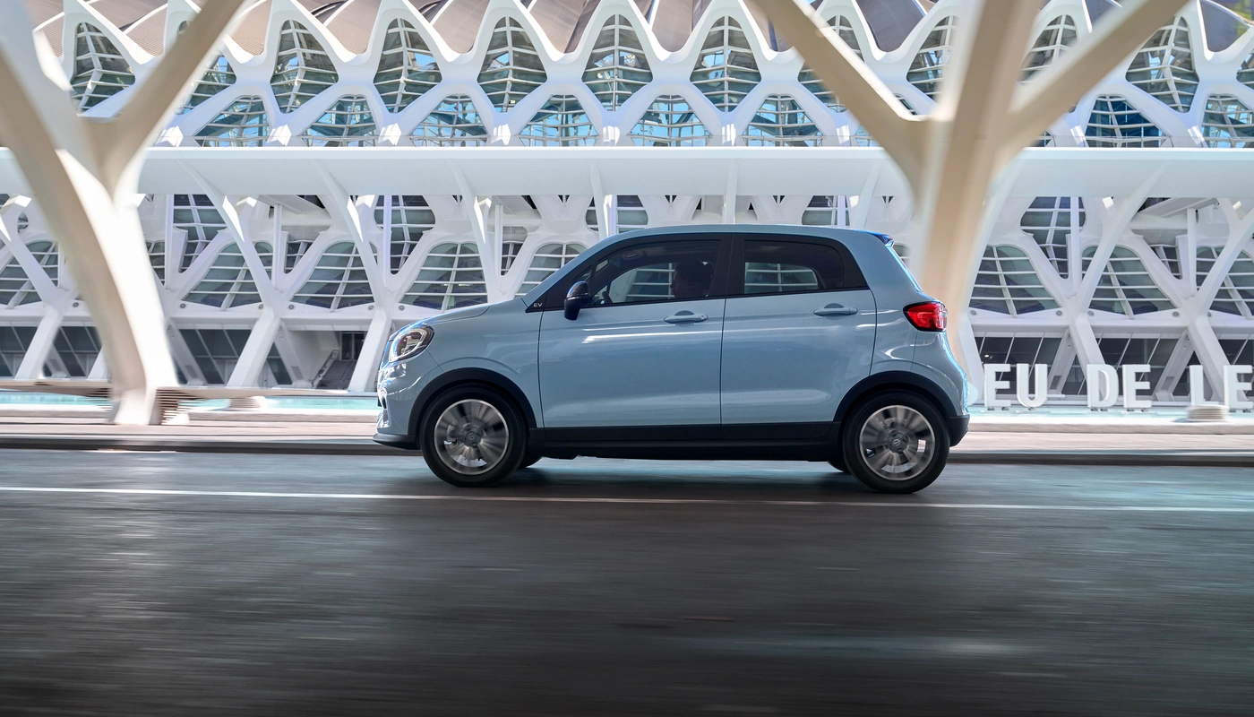 Leapmotor T03 - Contexto Entorno Real Contexto Conduciendo Exterior Lateral Izquierda