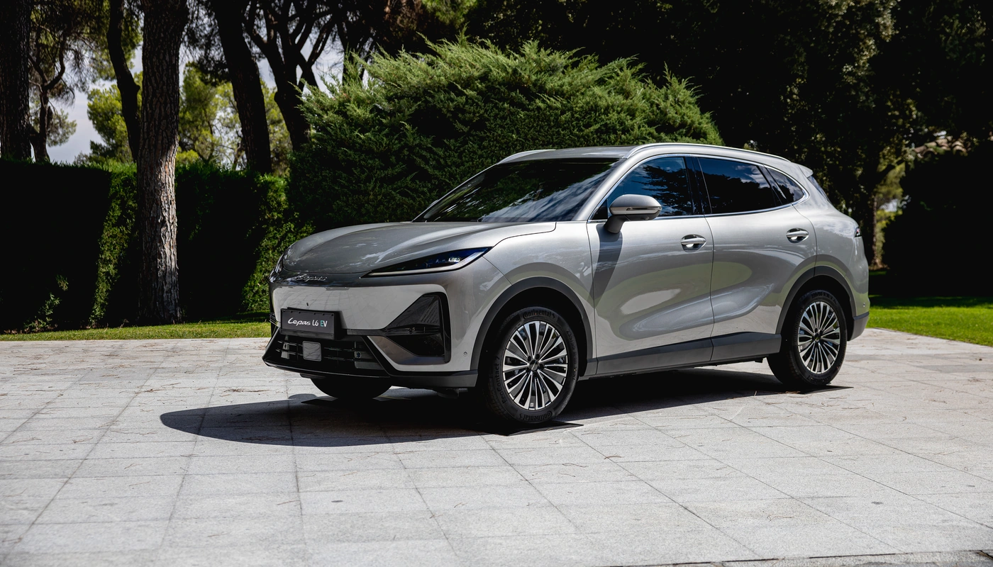 Lepas L6 - Contexto Entorno Real Contexto Aparcado Exterior Frontal Izquierda Exterior Lateral Izquierda Exterior Detalle