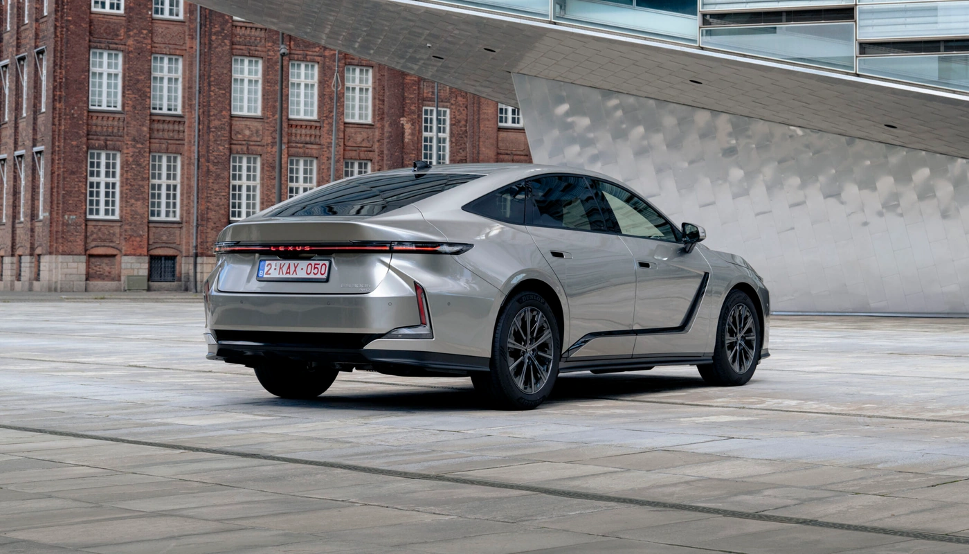 Lexus Es - Contexto Entorno Real Contexto Aparcado Exterior Trasera Izquierda
