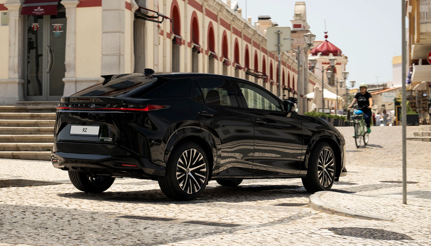 Lexus Rz - Contexto Entorno Real Contexto Aparcado Exterior Trasera Izquierda