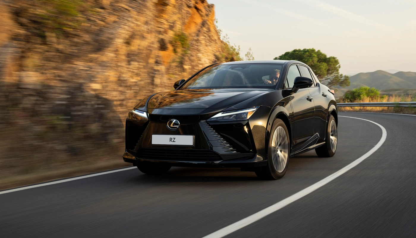 Lexus Rz - Contexto Entorno Real Contexto Conduciendo Exterior Frontal Izquierda