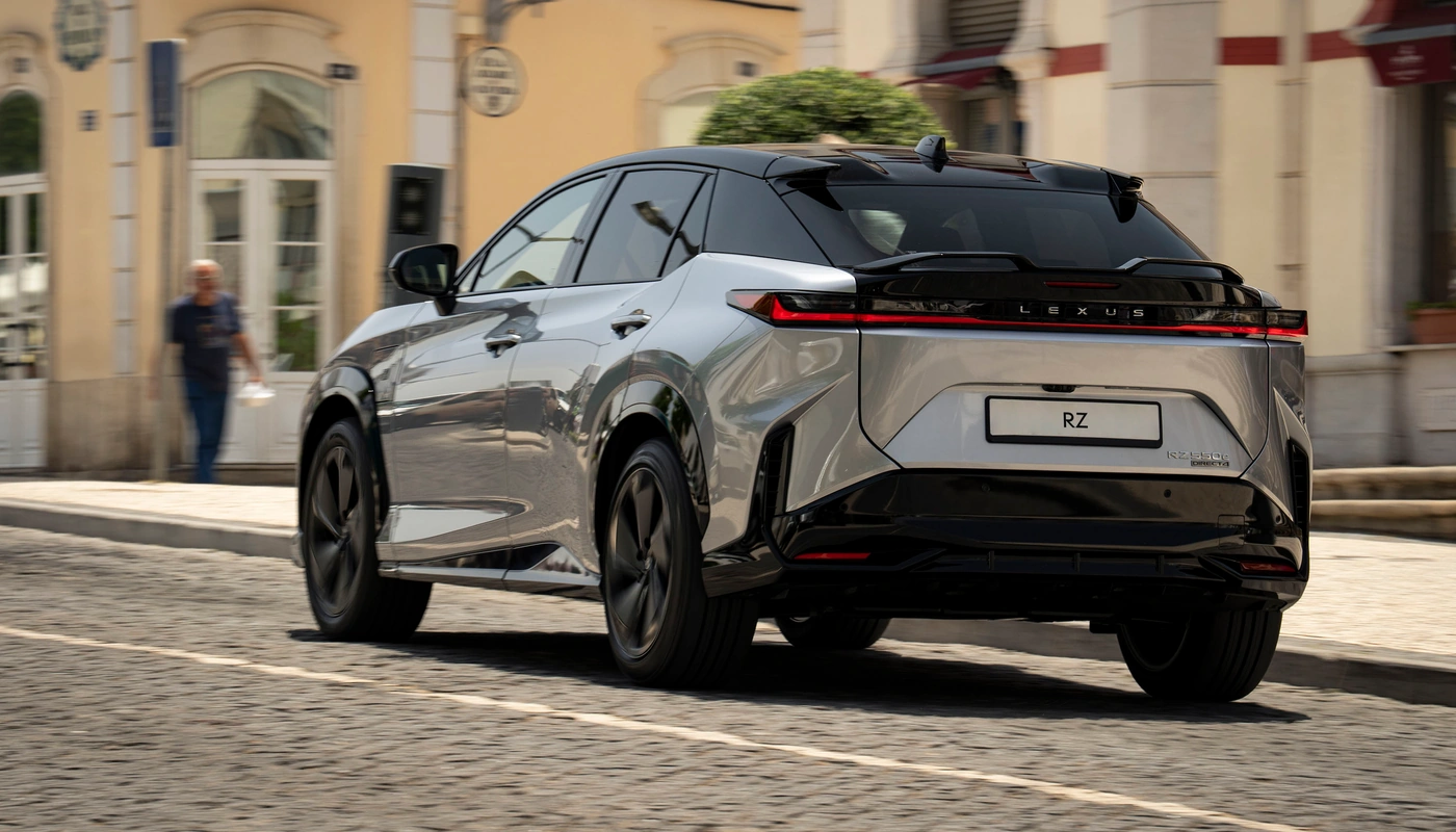 Lexus Rz - Contexto Entorno Real Contexto Conduciendo Exterior Trasera Derecha