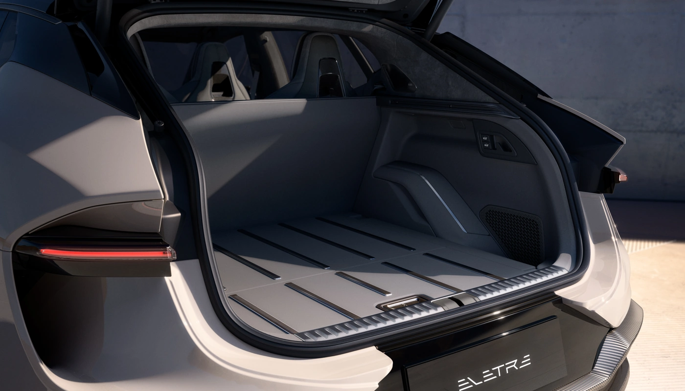 Lotus Eletre - Almacenamiento Maletero